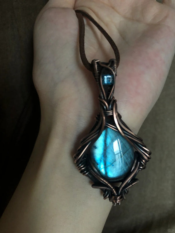 Labradorite crystal healing magic stone necklace pendant