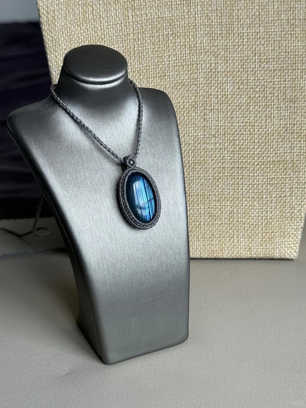 Hot Sale Custom Handcrafted Labradorite Crystal Necklace