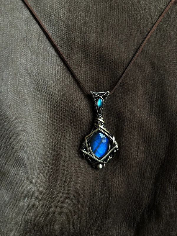 Labradorite crystal healing magic stone necklace pendant