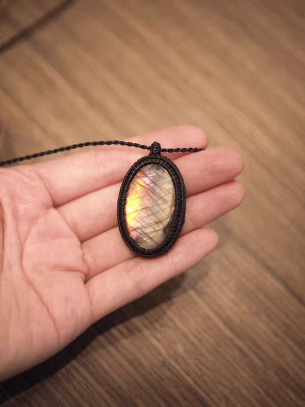 Champagne-colored labradorite crystall pendant necklace