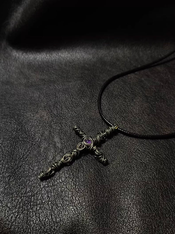 Cross pendant necklace