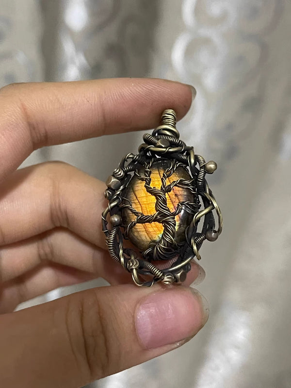 Life tree wire wrapping stone pendant