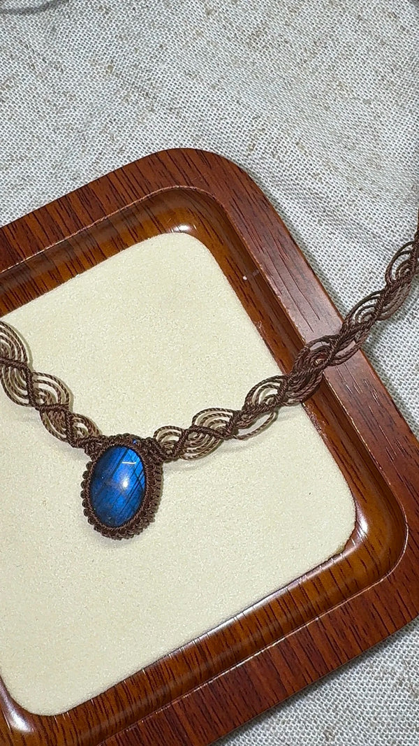 Labradorite crystal macramé knots necklace