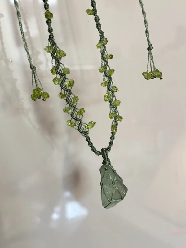 Green crystal lace woven necklace