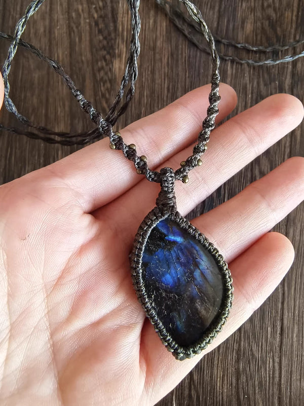 Boho & hippie labradorite gemstone necklace pendant