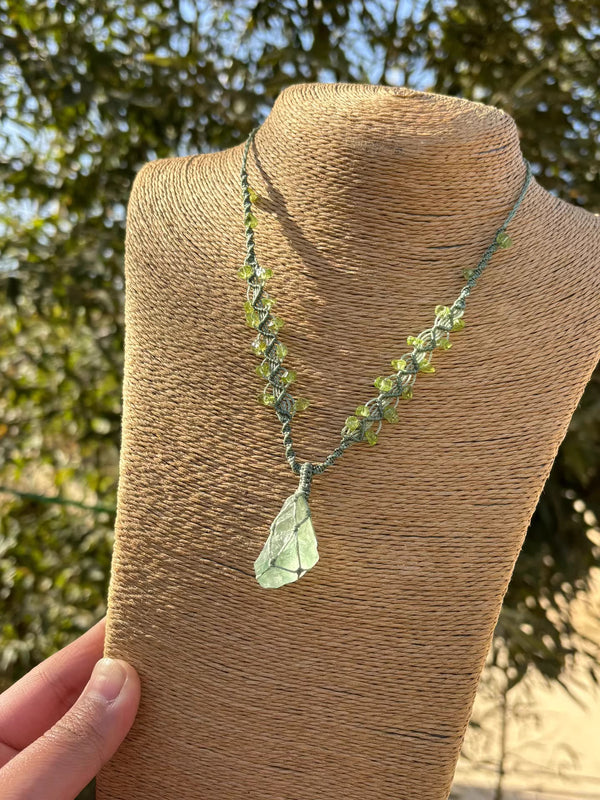 Green crystal lace woven necklace