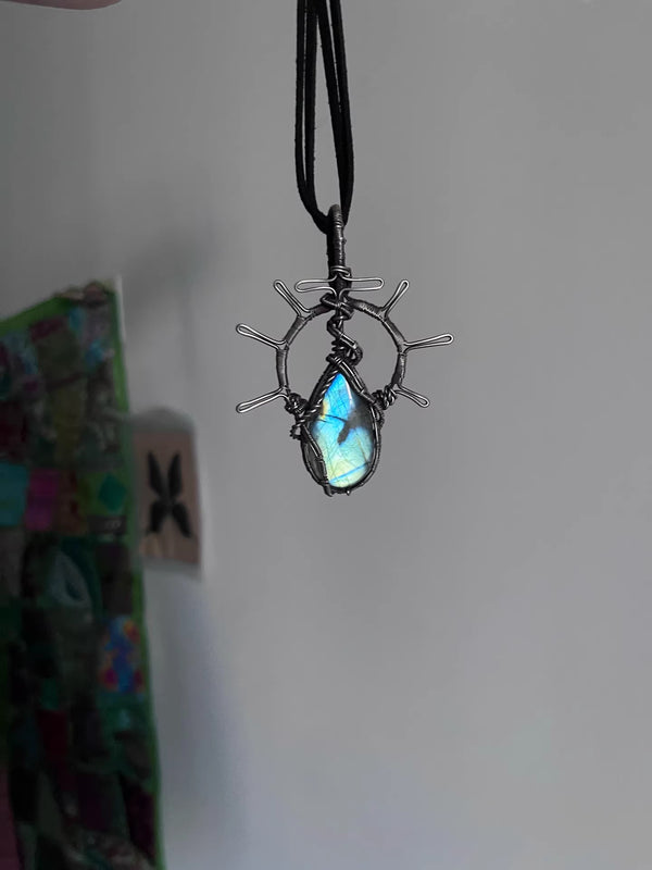 Wire wrapping labradorite crystal necklace