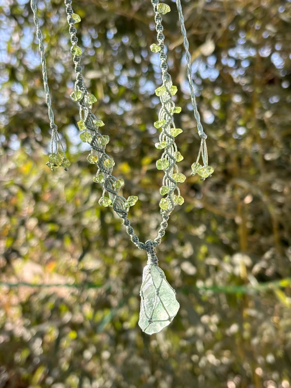 Green crystal lace woven necklace