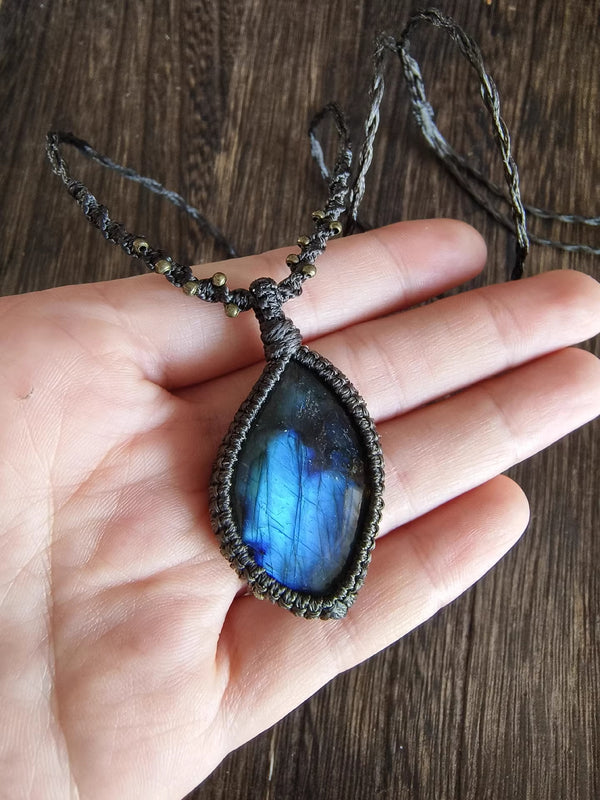 Boho & hippie labradorite gemstone necklace pendant