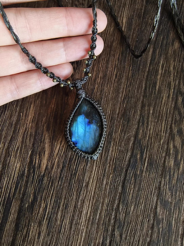 Boho & hippie labradorite gemstone necklace pendant