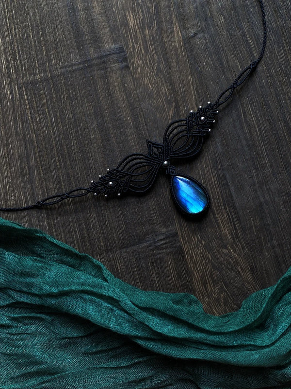 Handcrafted Macramé Choker with Labradorite