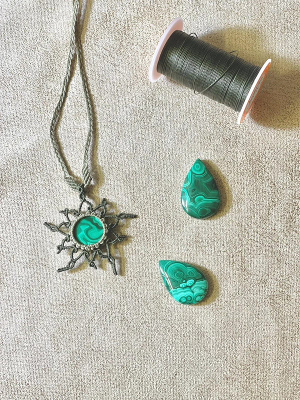 Malachite crystal sun necklace in macrame art